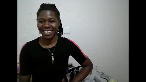 Snapshot of vee_gee chatting on May 26, 9:49 am leeser online show from May 26, 9:49 am