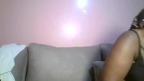Snapshot of vee_quest chatting on August 2, 6:39 pm vee_quest online show from August 2, 6:39 pm