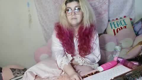 Snapshot of veelehanex3 chatting on June 8, 1:33 pm Veronica Lehane online show from June 8, 1:33 pm