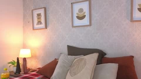 Snapshot of veesimons_dh chatting on May 15, 8:16 pm Vee Simons online show from May 15, 8:16 pm