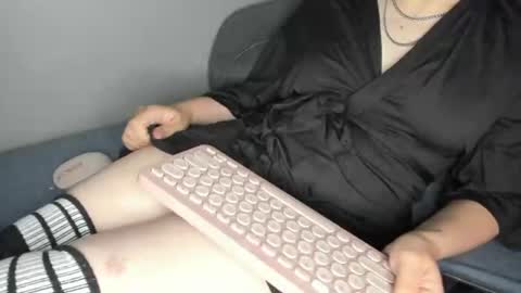 Snapshot of vegas_demalvivisco chatting on June 14, 5:09 am Vega online show from June 14, 5:09 am
