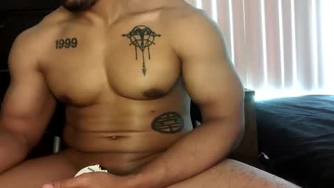 Vegas Love online show from May 5, 9:12 pm