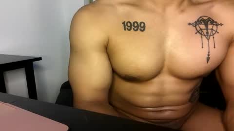 Vegas Love online show from May 30, 1:14 am