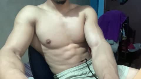 Snapshot of veilofstrength11 chatting on October 28, 9:57 am veilofstrength11 online show from October 28, 9:57 am