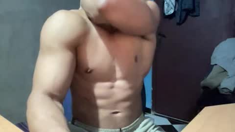 Snapshot of veilofstrength11 chatting on October 31, 2:56 am veilofstrength11 online show from October 31, 2:56 am