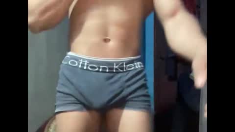 Snapshot of veilofstrength11 chatting on November 14, 9:46 pm veilofstrength11 online show from November 14, 9:46 pm