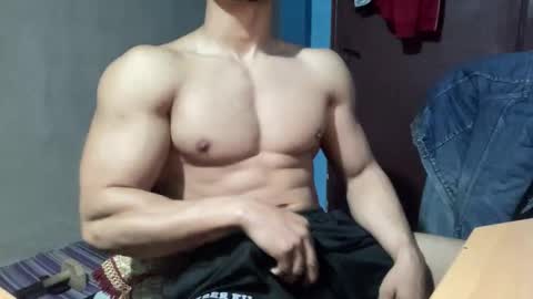 Snapshot of veilofstrength11 chatting on November 21, 12:43 am veilofstrength11 online show from November 21, 12:43 am