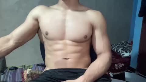 Snapshot of veilofstrength11 chatting on November 22, 10:25 am veilofstrength11 online show from November 22, 10:25 am