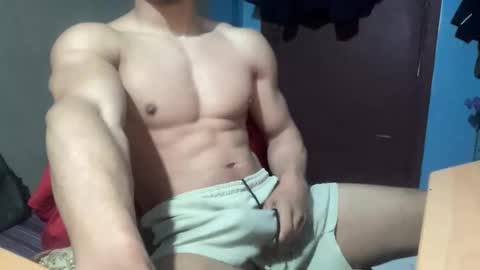 Snapshot of veilofstrength11 chatting on December 17, 4:07 am veilofstrength11 online show from December 17, 4:07 am