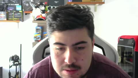 Snapshot of veils24 chatting on December 30, 3:35 pm Charles online show from December 30, 3:35 pm