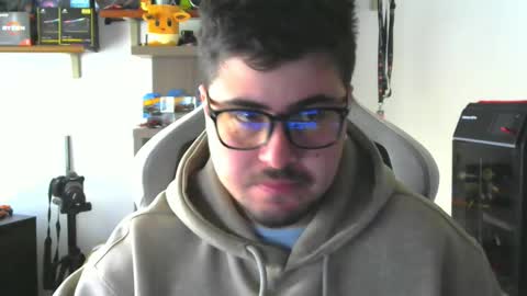 Snapshot of veils24 chatting on November 5, 2:17 pm Charles online show from November 5, 2:17 pm