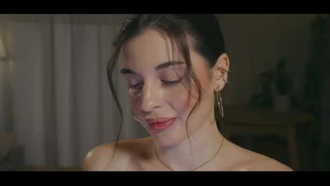 Snapshot of velavelle chatting on May 27, 8:28 pm Try to unlock online show from May 27, 8:28 pm