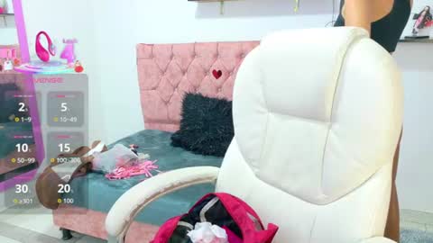 velinahoneyy online show from June 17, 12:40 pm