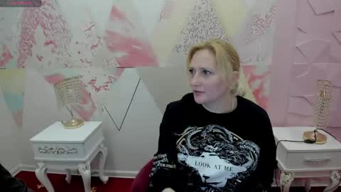 Snapshot of velka_raspberry chatting on May 1, 8:08 am velka_raspberry online show from May 1, 8:08 am