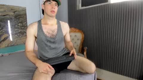 Snapshot of vellotouch chatting on January 9, 7:59 pm Vello online show from January 9, 7:59 pm