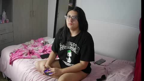 Snapshot of velma_star chatting on April 22, 11:12 am Velma online show from April 22, 11:12 am