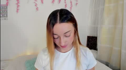 velvet_00 online show from June 19, 3:22 am