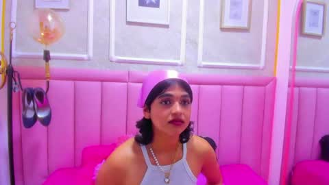 Snapshot of velvet_giirll chatting on July 9, 2:54 pm velvet_giirll online show from July 9, 2:54 pm