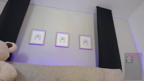 Snapshot of velvet_lia chatting on March 10, 1:16 pm Lia online show from March 10, 1:16 pm