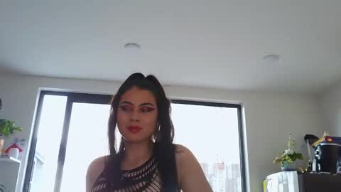 velvet_moon_0202 online show from April 14, 9:10 pm