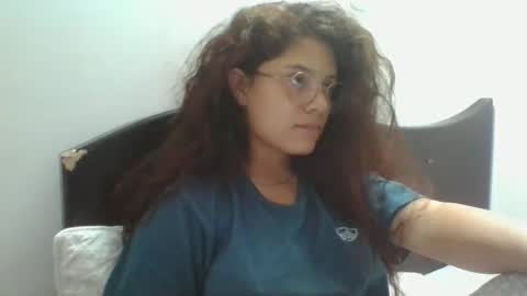 velvet_moon_v online show from April 15, 8:09 pm