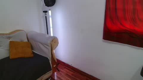 Velvet Sexy online show from May 11, 4:04 pm