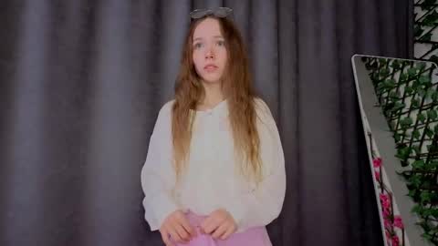 Polly online show from October 16, 8:32 pm