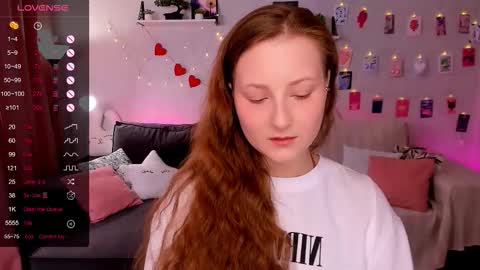 Snapshot of velvetcherry_ chatting on March 15, 8:53 am Mia online show from March 15, 8:53 am