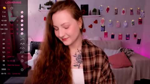 Snapshot of velvetcherry_ chatting on March 20, 8:52 am Mia online show from March 20, 8:52 am