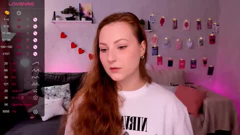 Snapshot of velvetcherry_ chatting on March 21, 8:52 am Mia online show from March 21, 8:52 am