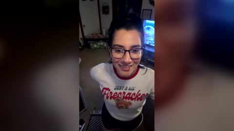 Snapshot of velvetkitten19 chatting on February 9, 12:58 am Kitty online show from February 9, 12:58 am