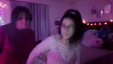 Snapshot of velvetkitten19 chatting on February 13, 2:51 am Kitty online show from February 13, 2:51 am