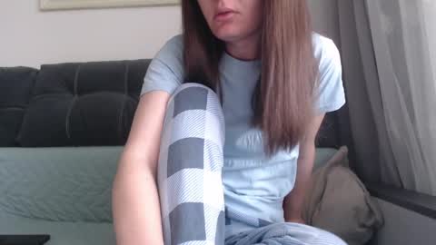 velvetmoon123 online show from April 13, 6:19 am