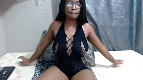 velvetteasexx online show from February 12, 4:40 am