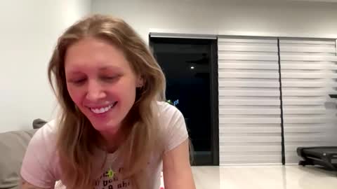 VelvetTGirl online show from March 29, 7:08 am