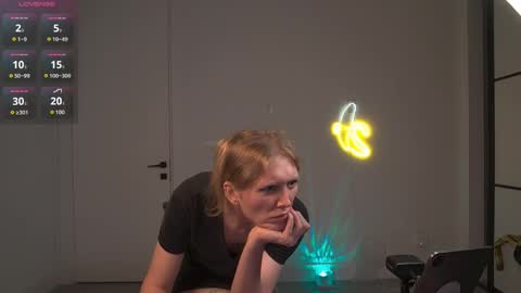 VelvetTGirl online show from April 7, 11:43 am