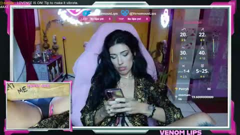 Snapshot of venomouslips chatting on December 17, 1:28 pm VenomLips online show from December 17, 1:28 pm