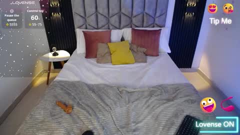 venus_999_ online show from May 21, 9:44 pm