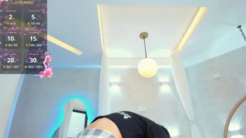 VENUS online show from February 7, 1:01 pm