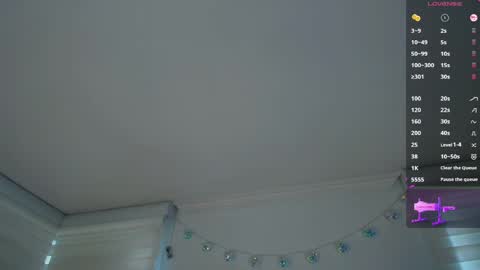 Snapshot of venus_leroy chatting on May 10, 8:25 pm Venus online show from May 10, 8:25 pm