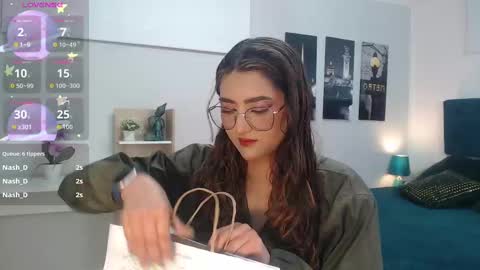 Snapshot of venus_steffen chatting on September 24, 12:52 pm Mia online show from September 24, 12:52 pm