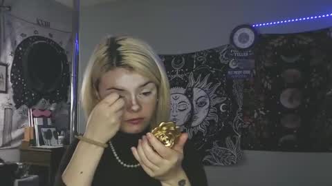 Miss Venus online show from November 12, 4:40 pm