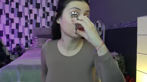 venusinylons online show from December 14, 1:05 pm