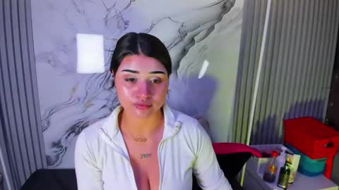 Venusowen  online show from May 12, 1:52 pm