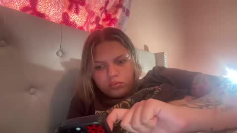 Snapshot of veranikimi chatting on July 4, 4:02 pm veranikimi online show from July 4, 4:02 pm