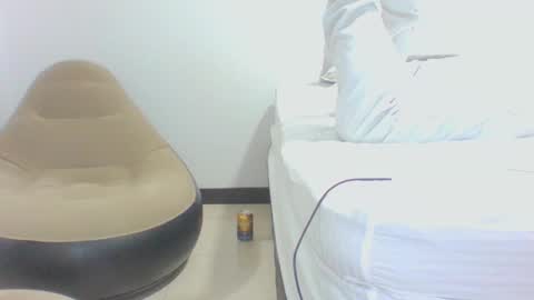 Snapshot of vergagolosa22 chatting on February 16, 1:02 am vergagolosa22 online show from February 16, 1:02 am