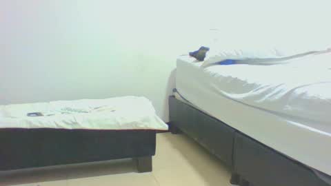 Snapshot of vergagolosa22 chatting on February 18, 4:19 am vergagolosa22 online show from February 18, 4:19 am