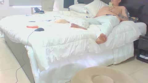 Snapshot of vergagolosa22 chatting on February 20, 7:03 pm vergagolosa22 online show from February 20, 7:03 pm