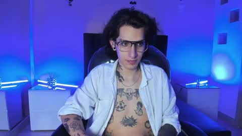 vergil_noir online show from April 25, 5:32 am