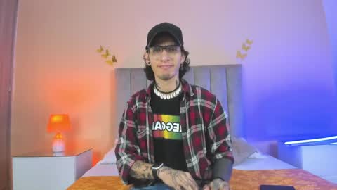 vergil_noir online show from May 17, 4:32 am